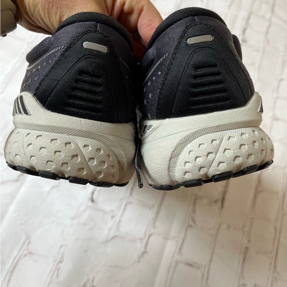Brooks men’s running sneakers - Picture 4 of 6